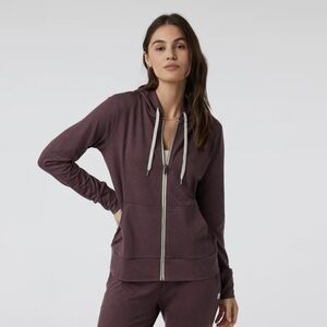 ⭐️ Vuori Halo Performance Hoodie 2.0 Elderberry Heather